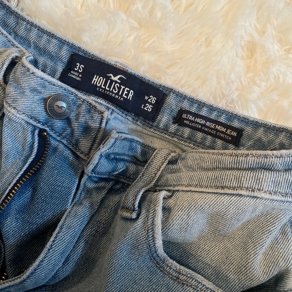 Hollister ripped mom jeans - Picture 4 of 5